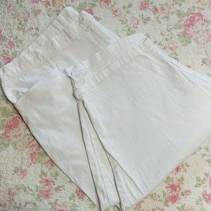 Stretch Carolina Blues white capri pants